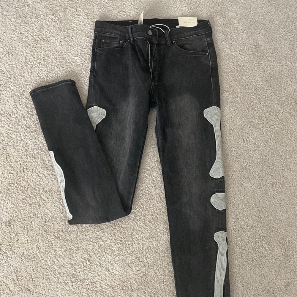NWT MNML skinny embroidery bones Jean